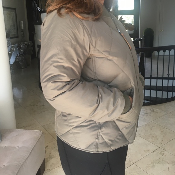 Eddie Bauer Skyliner Parka - Picture 2 of 4